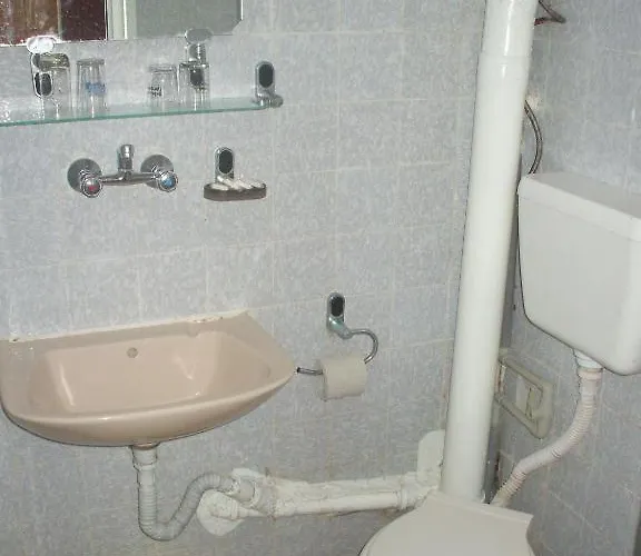 Strajica Hotel Lozenec